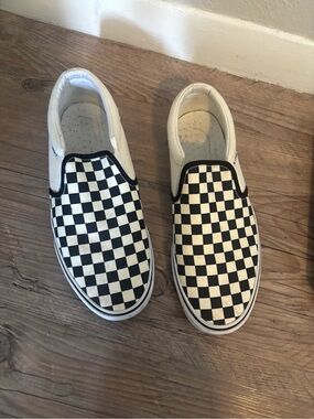 Men’s checkered Vans - Black & White